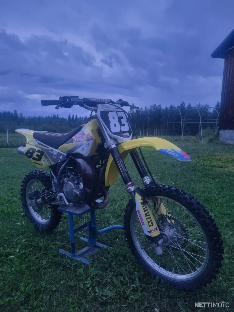 Suzuki Rm Cm Kerim Ki Moottoripy R Nettimoto