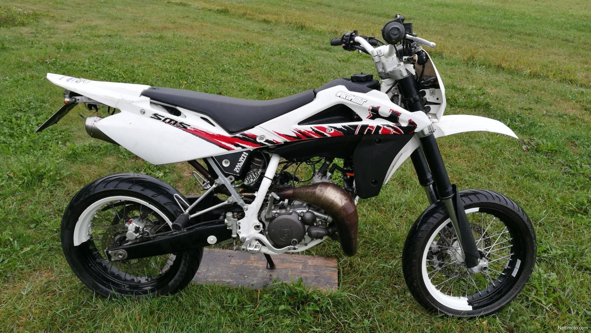 Husqvarna SM 125 cm³ 2010 Rusko Moottoripyörä Nettimoto