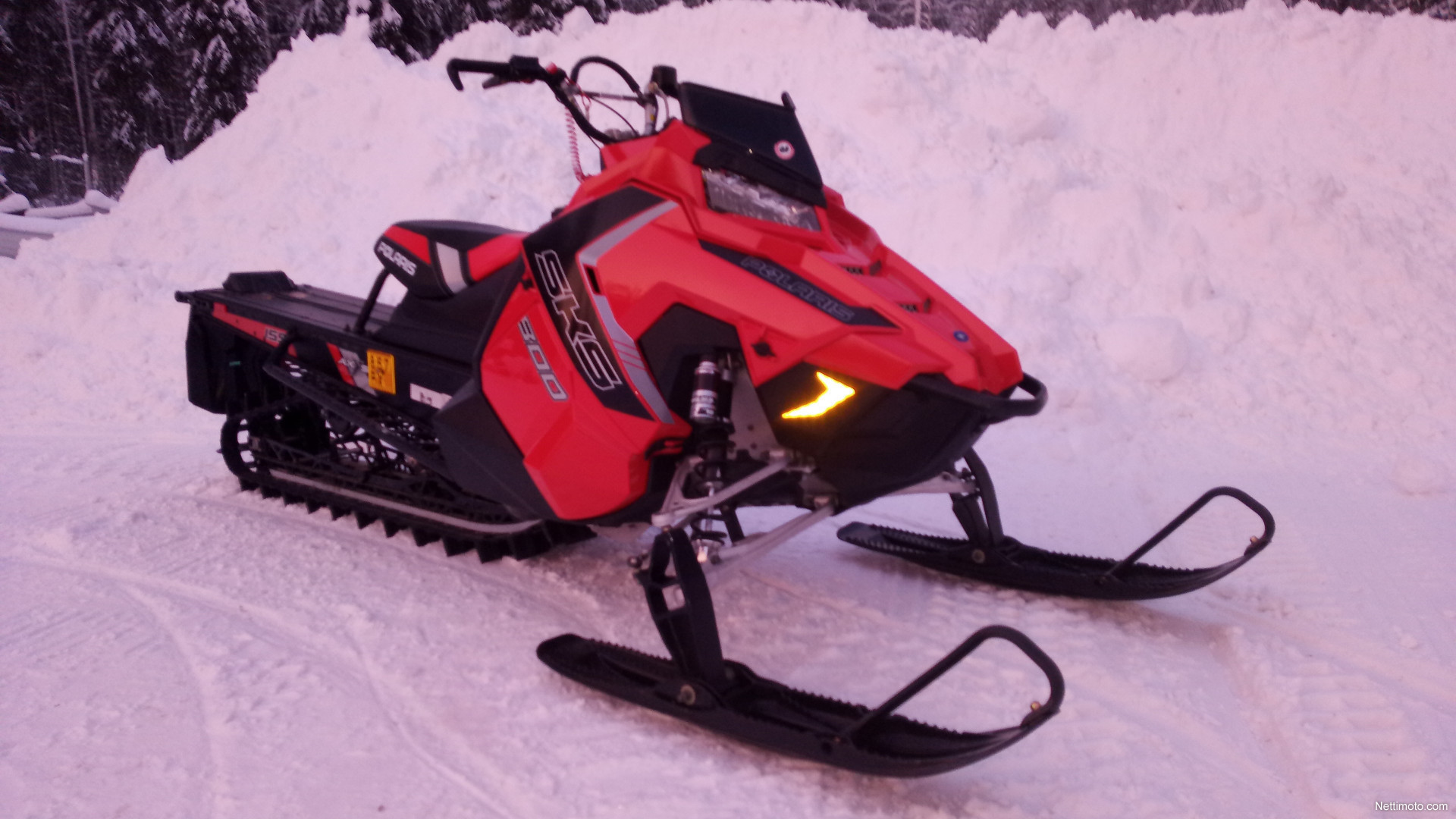 Polaris Axys Sks Es Cm Rovaniemi Snow Mobile