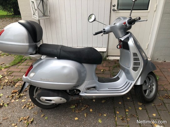 Vespa Granturismo