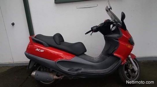 Piaggio X9