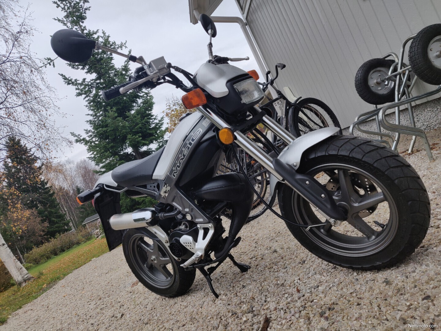 Suzuki street magic 50