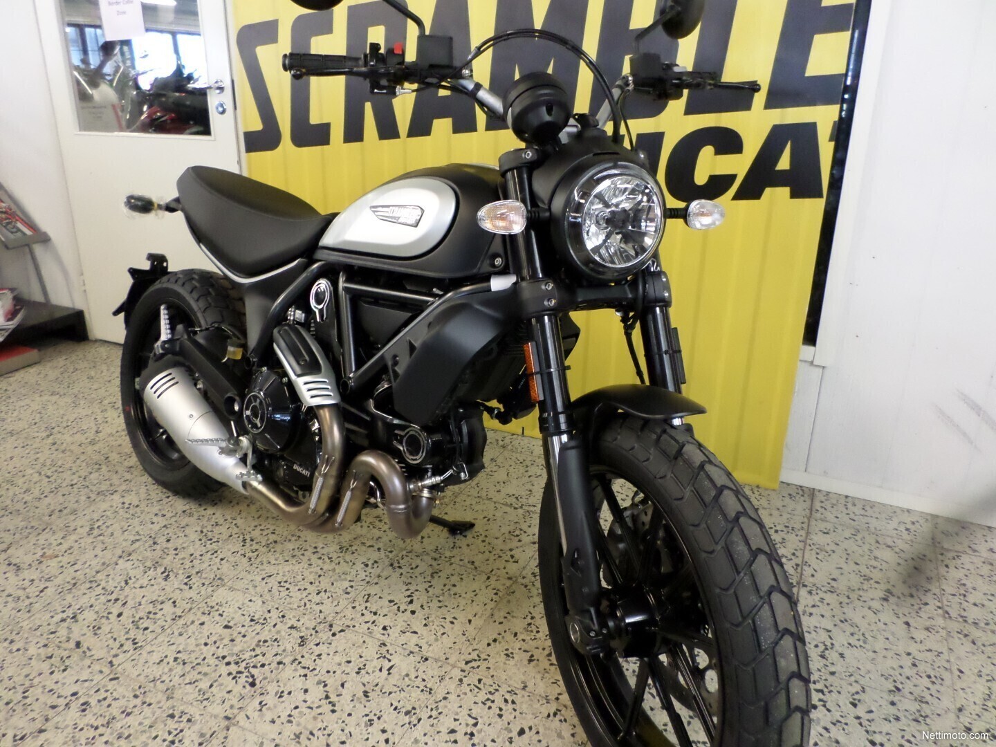 ducati scrambler icon 800 dark
