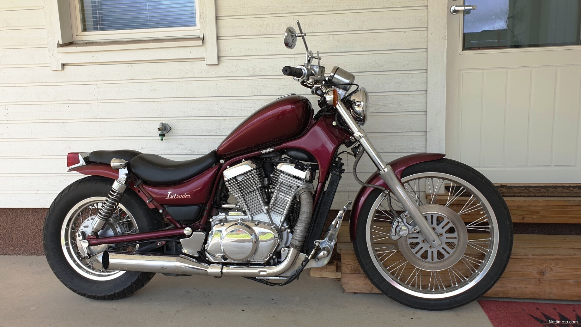 honda shadow 750 vs suzuki intruder 800