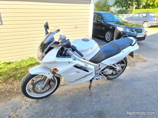 Honda vfr v4