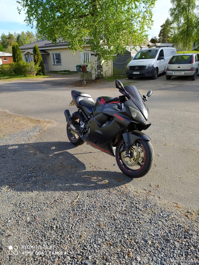 Honda cbr f4i sport