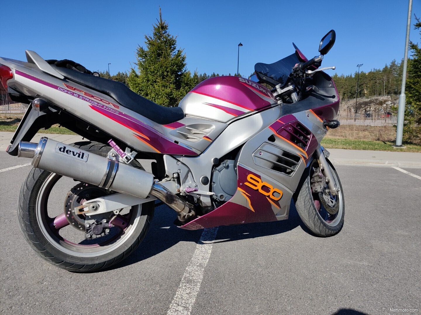 Suzuki rf 900r