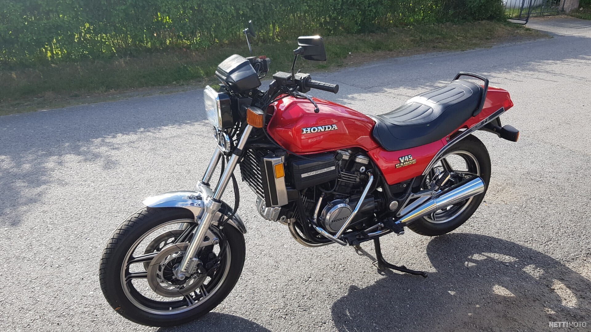 Honda vf750 sabre