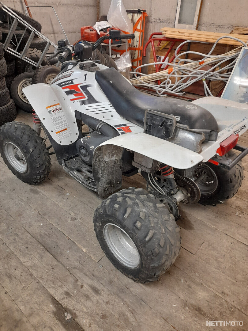 Polaris Trail Blazer 250 2 x 4 250 cm³ 2000 Kuusamo All Terrain