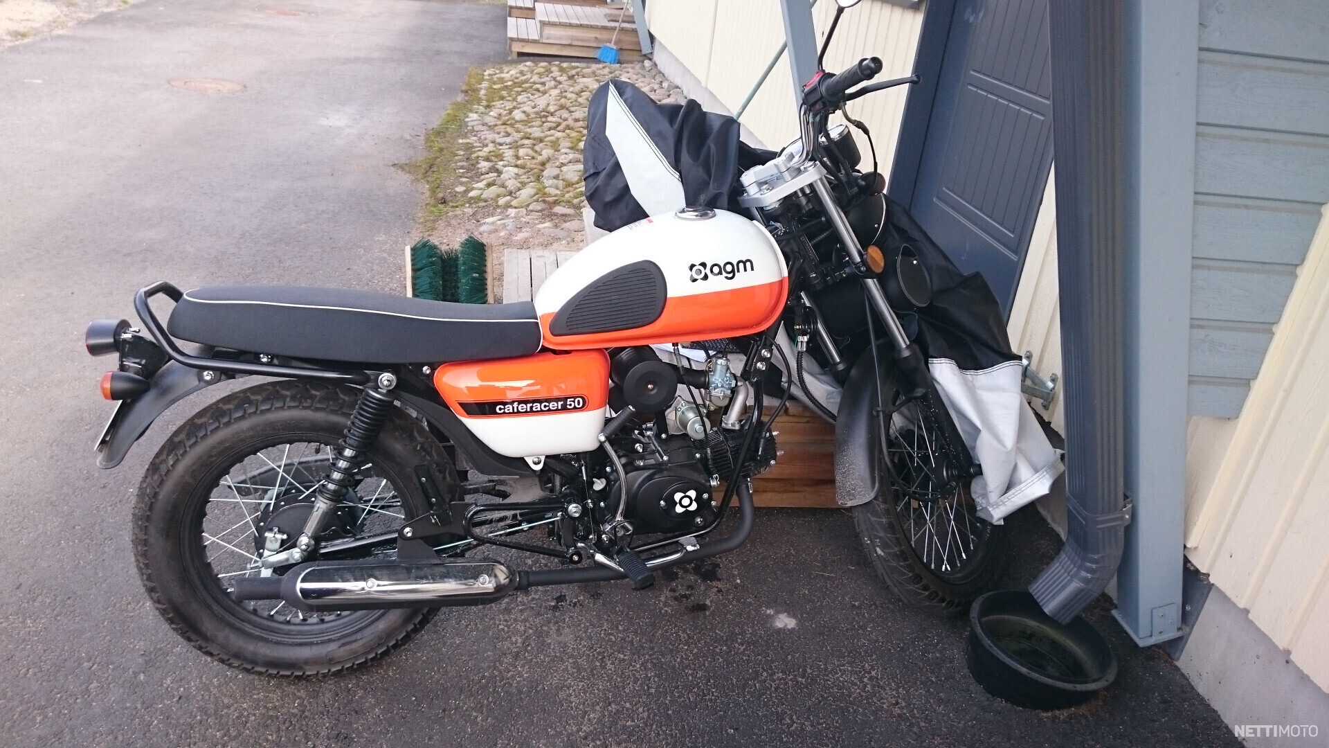 agm-cafe-racer-50-cm-2015-tampere-moped-nettimoto