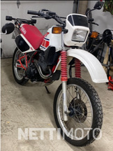 Yamaha XT350 1985   00 pieghe bälge rosso 