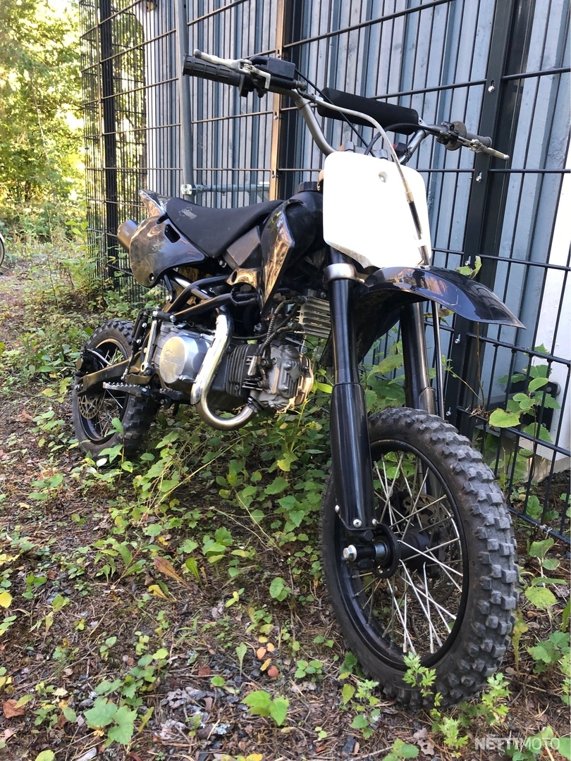 stomp 150cc