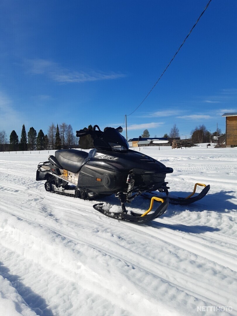 Yamaha RX-1 Mountain 151 1 000 cm³ 2002 - Kuusamo - Moottorikelkka ...