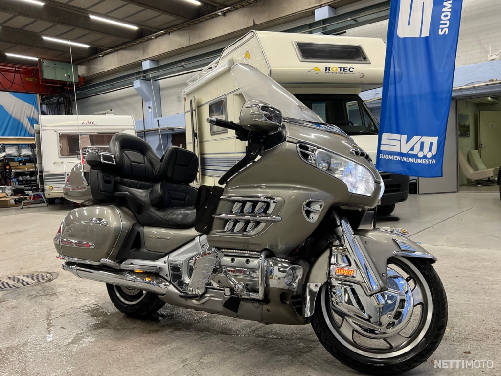 Honda GL GOLD WING-GL1800, vakionopeudensäädin, radio, aux-liitäntä, hyvät  renkaat ym.. 1 800 cm³ 2002 - Tuusula - Moottoripyörä - Nettimoto