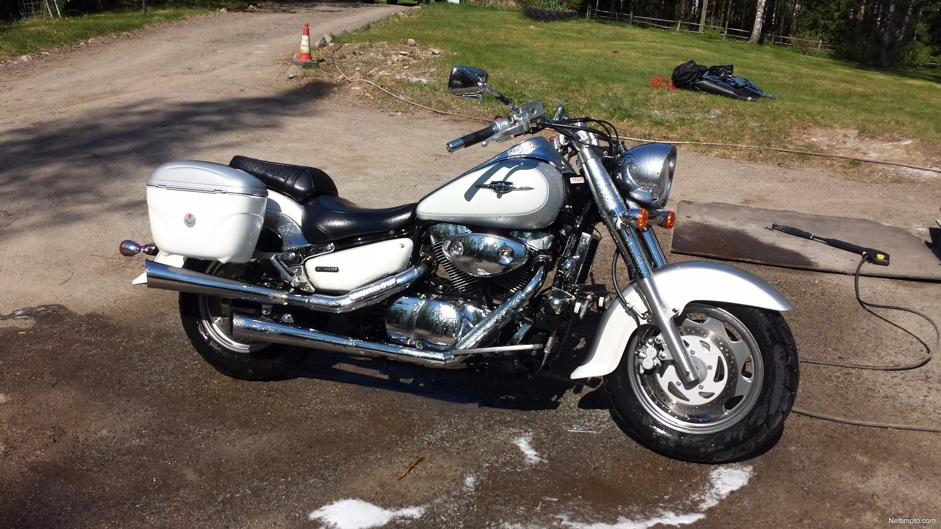 Suzuki intruder c1500