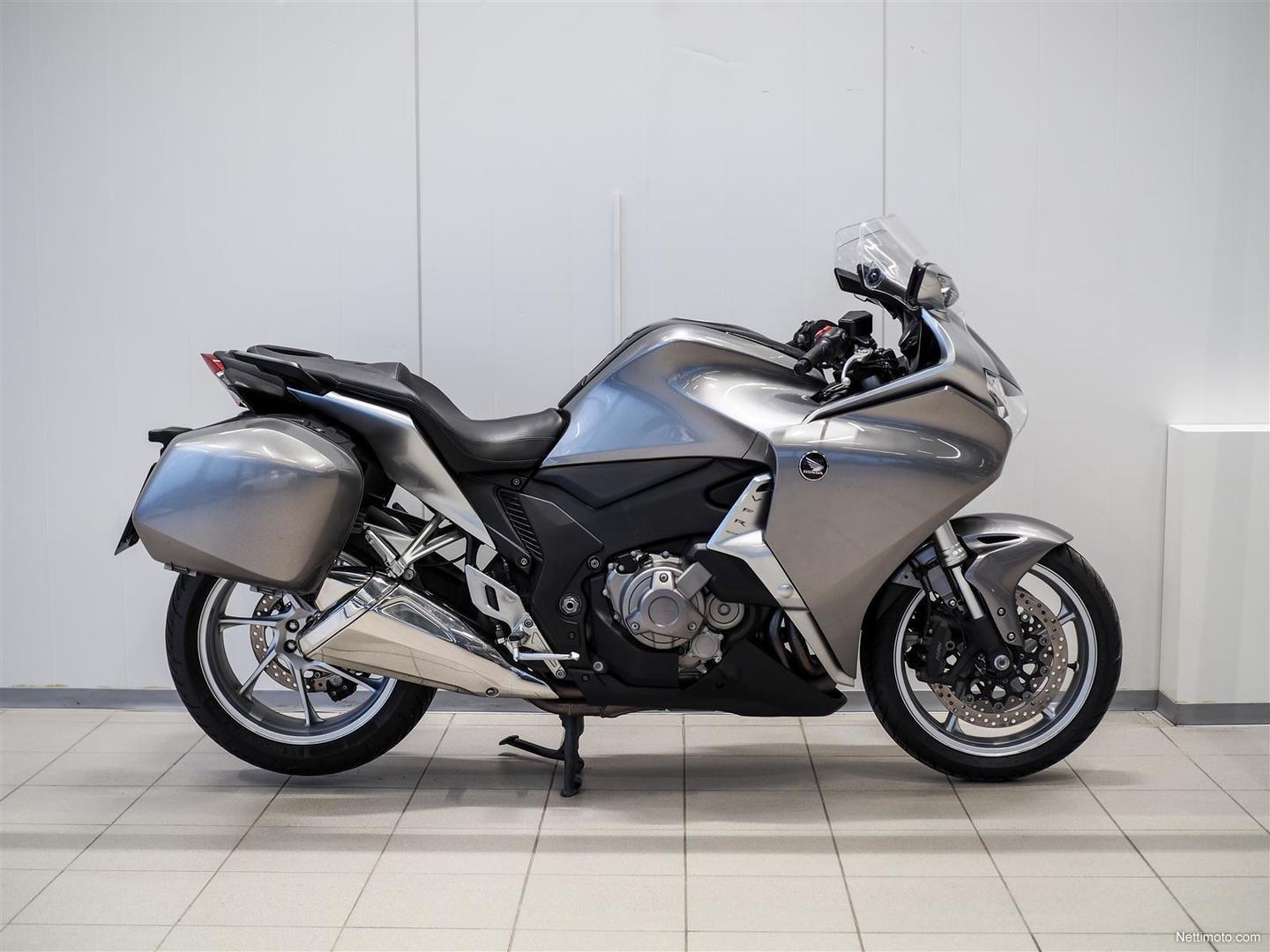 Honda VFR 1200 FD 1 200 cm³ 2011 - Tampere - Moottoripyörä ...