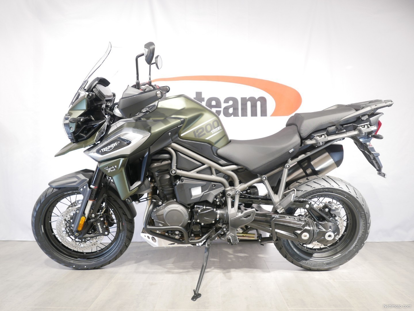 triumph explorer 1200 xcx