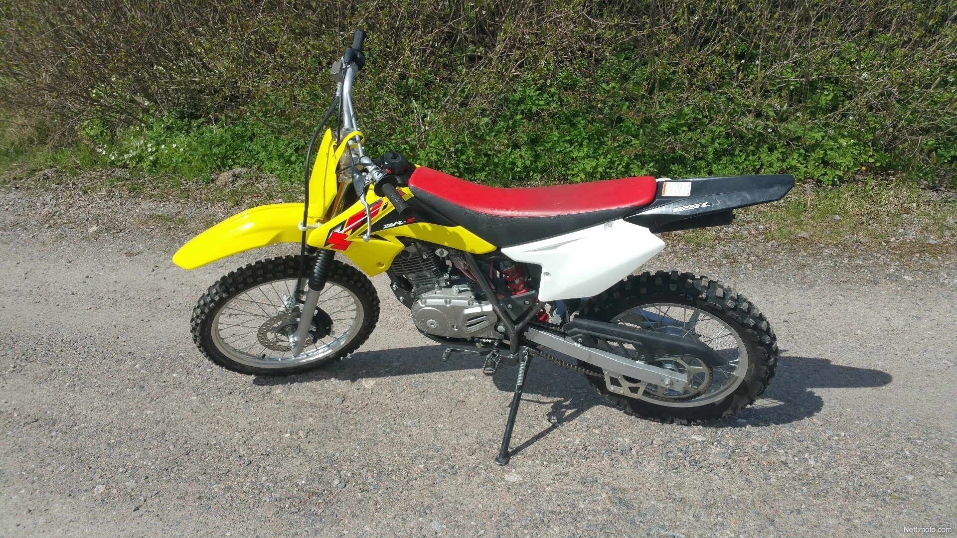 Suzuki dr z 125