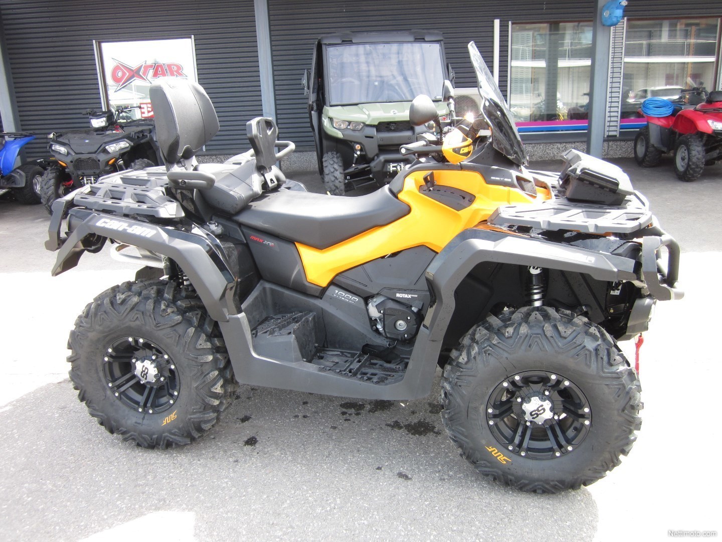 can-am-outlander-max-1000-xt-p-t3-huippuvarusteet-1-000-cm-2015