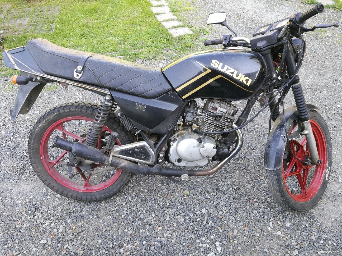 Suzuki gs 125