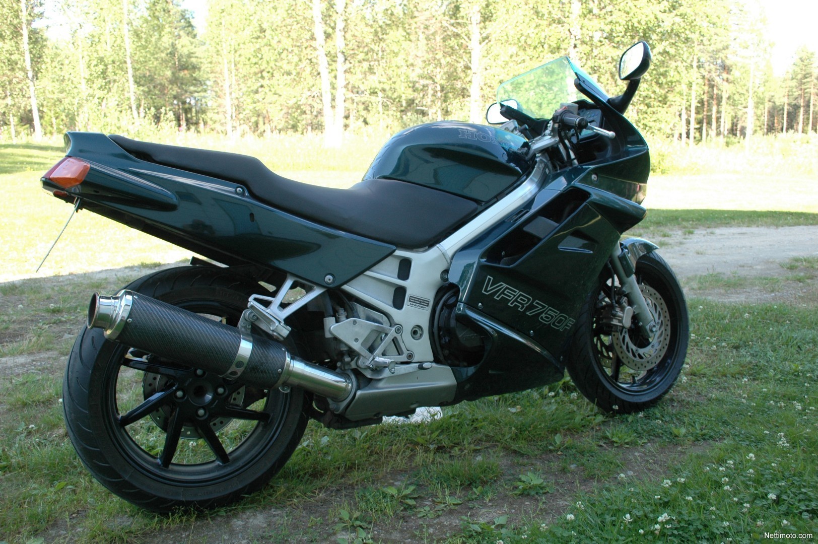 Honda vfr750f rc36