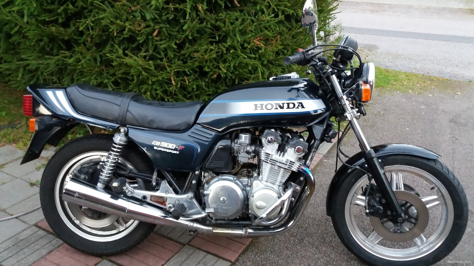 1981 Honda CB900F2 Bol d`Or - Moto.ZombDrive.COM