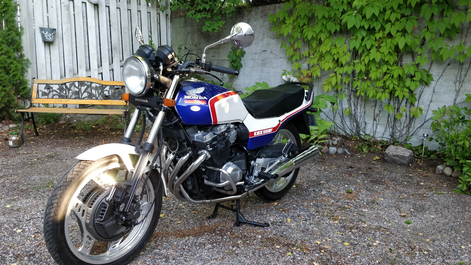 Honda cbx 550