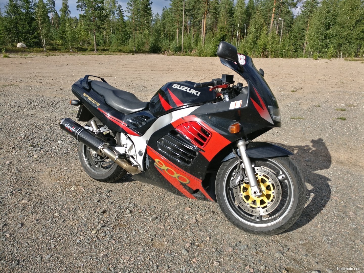 Suzuki rf 900r