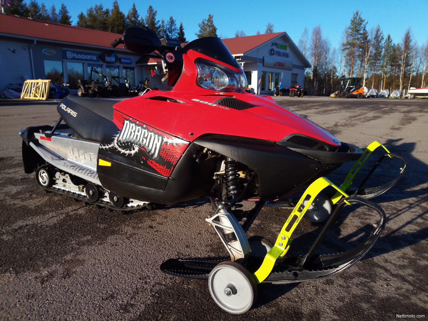 Polaris IQ 600 Dragon. WP iskarit alustassa, FOX keulassa. 600 cm³ 2007 ...