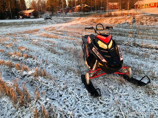 Polaris Pro RMK 800 cm³ 2012 - Mustasaari - Moottorikelkka - Nettimoto