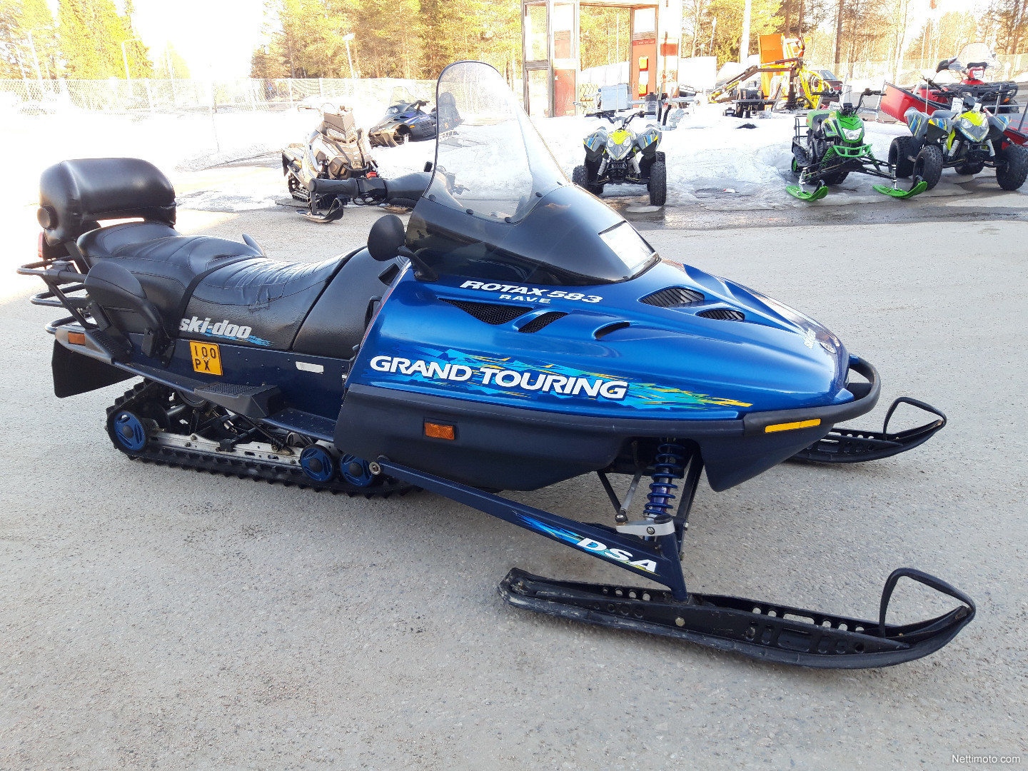 Ski doo grand touring 800