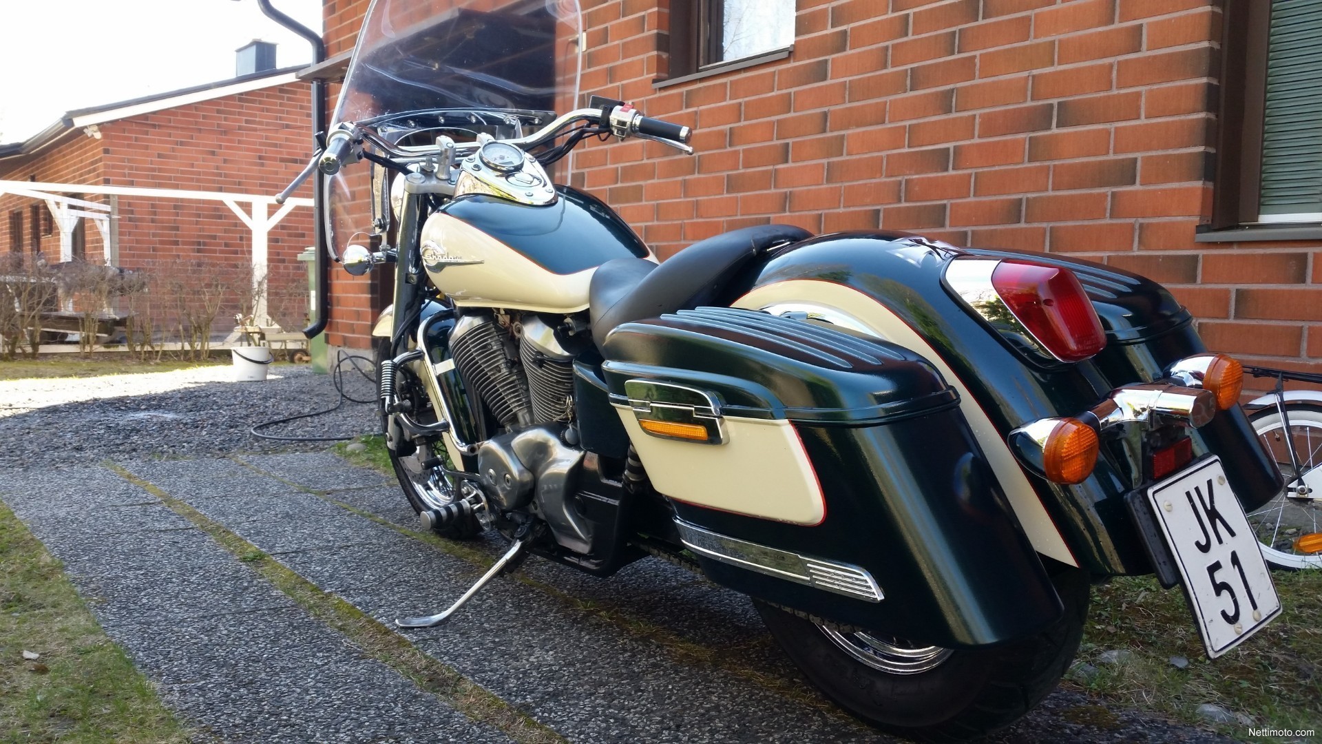 honda shadow 750c2