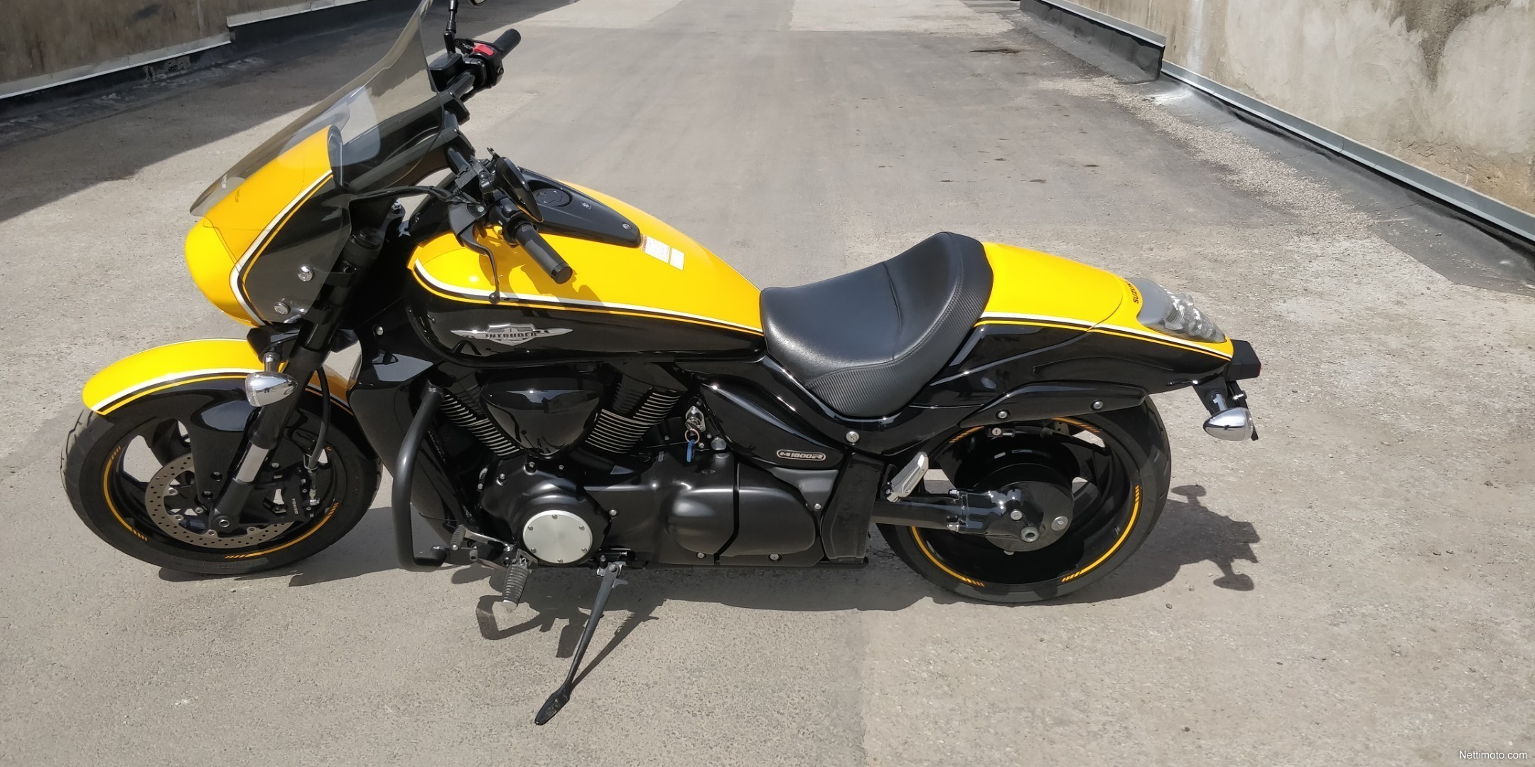 intruder m1800r boss