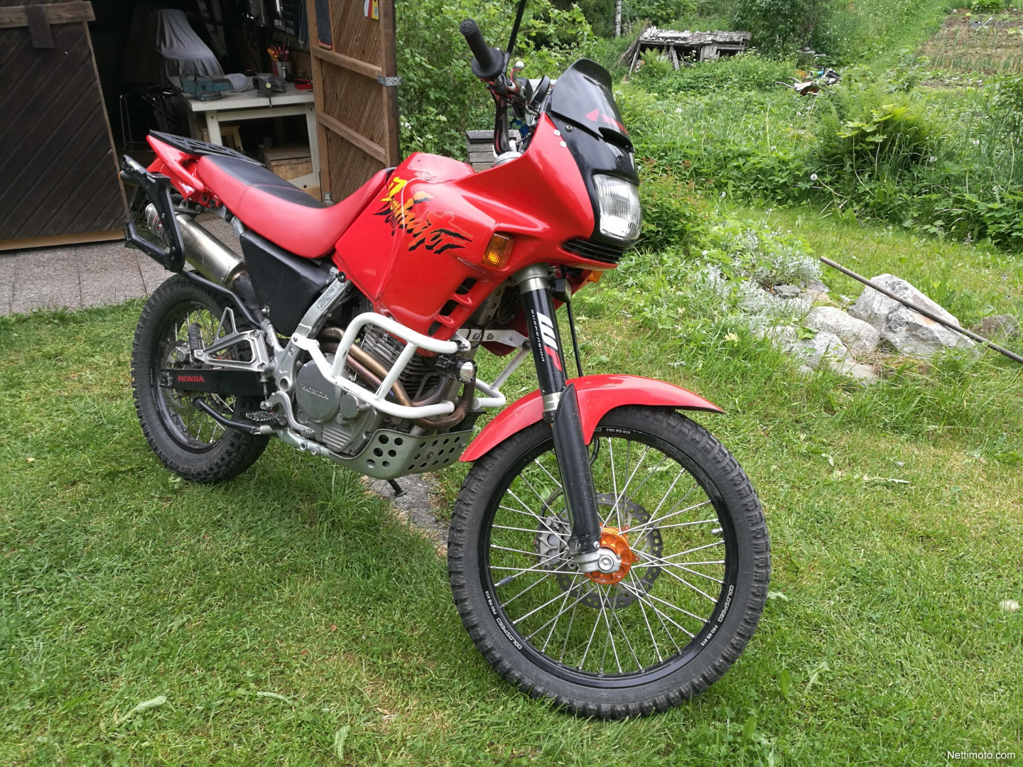 Review of Honda NX 650 Dominator 1993: pictures, live 