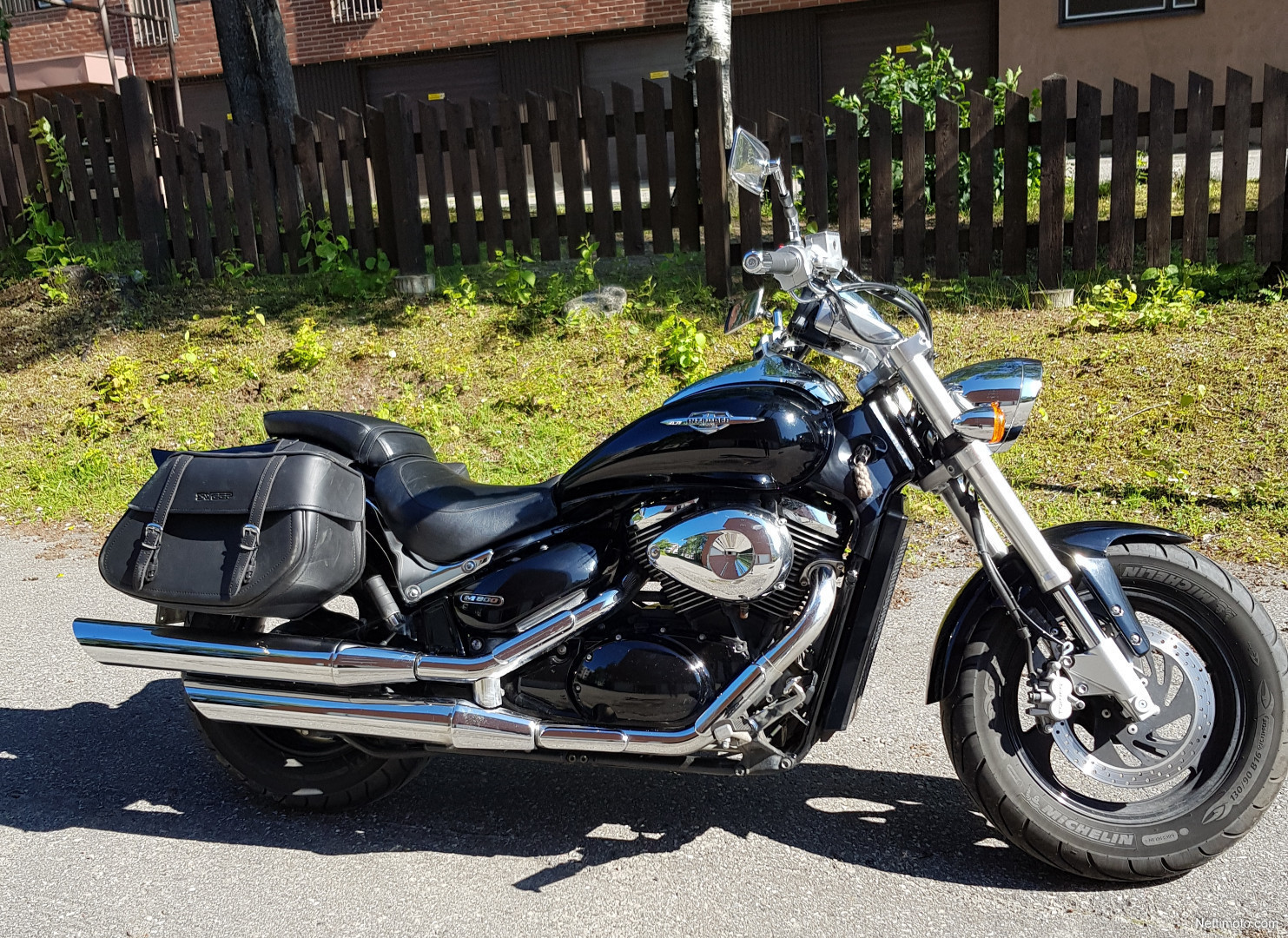 Suzuki intruder vz800