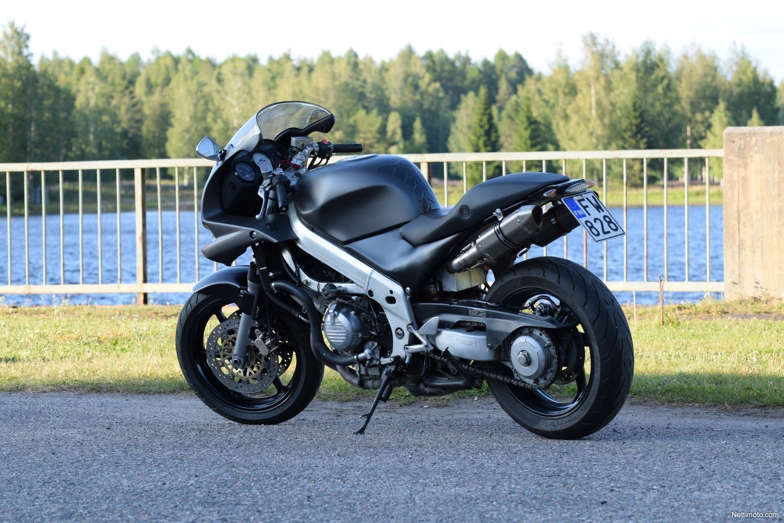 Honda vfr750f rc36