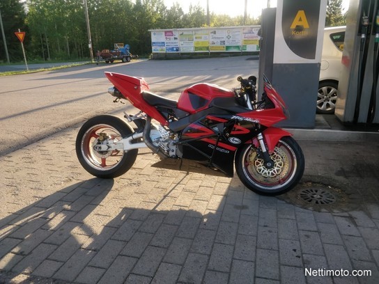 Honda cbr900rr 2002