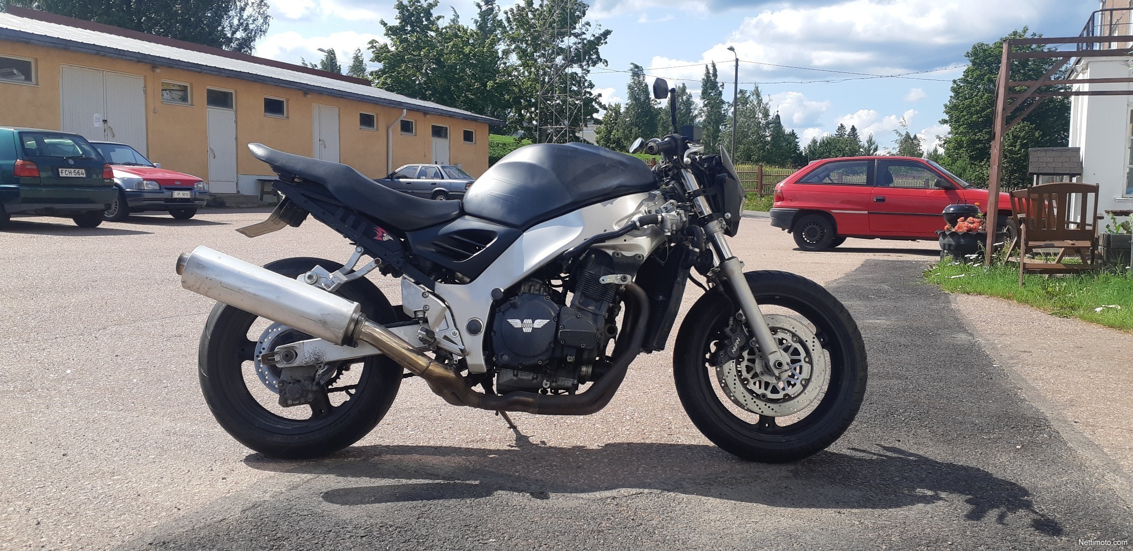 Suzuki rf 900r