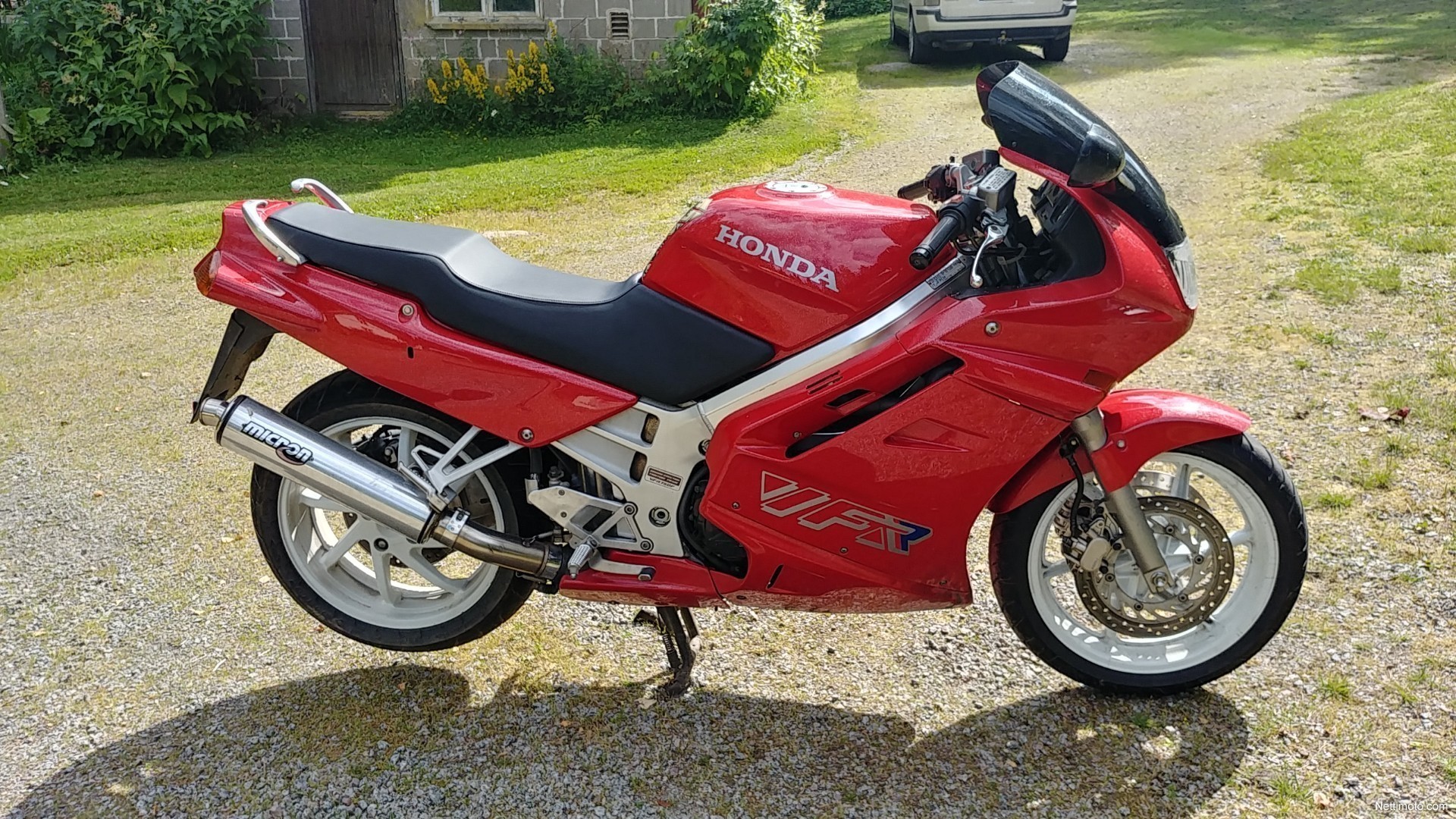 Honda vfr750f rc36