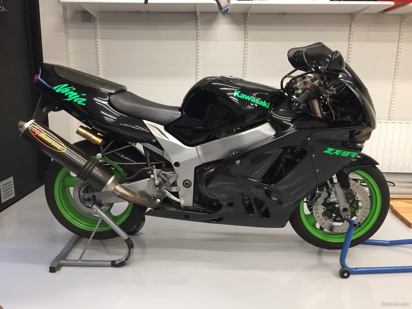 ZX-9R タンク 銀 カワサキ 純正 バイク 部品 ZX900E ZX9R 修復素材に