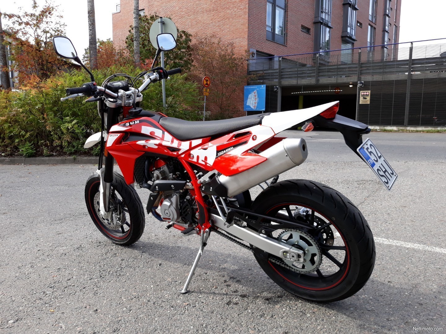 swm-sm-125r-supermoto-tehdastakuu-uutta-vastaava-125-cm-2019